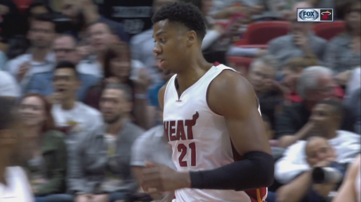 Hassan Whiteside (30 pts, 20 reb) helps Heat extend streak to 10 with win over 76ers bit.ly/2jPSi9A https://t.co/zB8BSAn3U3
