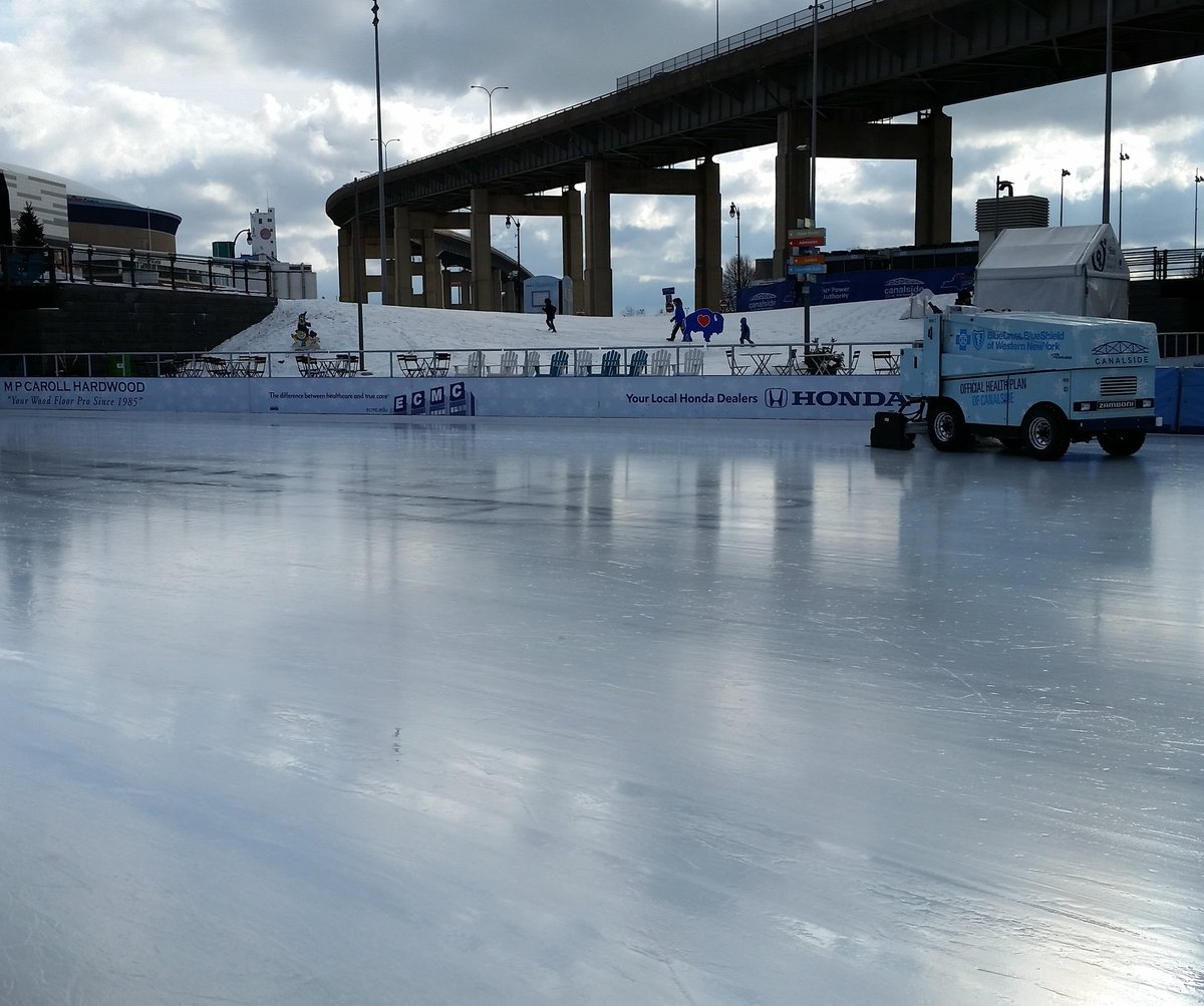 RichardNWhiten's tweet photo. Took a drive to #Buffalo to check out @CanalsideBflo
#Canalside #Zamboni
#Ice #Rink #Skate #IceBikes https://t.co/dQB1hfxWP1