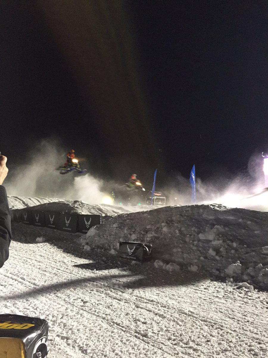 joshuajosey's tweet photo. What a #dope time tonight @snocross got to see some sweet #Talent had a blast #GoodTymes #Snocross2017 https://t.co/dSmjaMl3YD