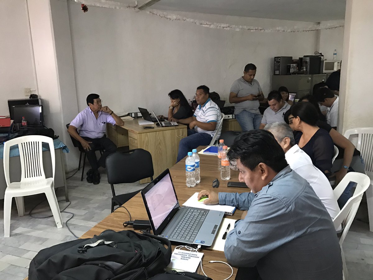 angelmeva1's tweet photo. Ayer una jornada pesada, extensionistas presentaron el informe del servicio Extensionismo 2016 @ppcalzada @Mely_Romero @GuerreroSagarpa https://t.co/SDNu3w1Kb9