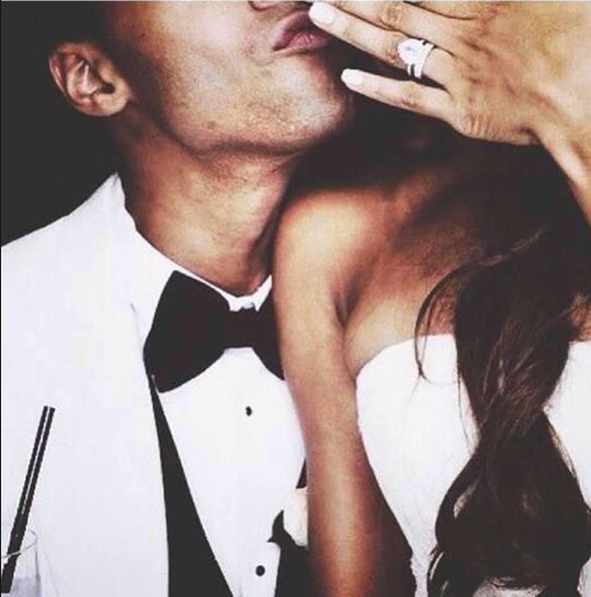 Philodamour's tweet photo. je ne te partage pas: tu n'appartiens qu'à moi 😊💍💖 https://t.co/Y1GNCS1JuK