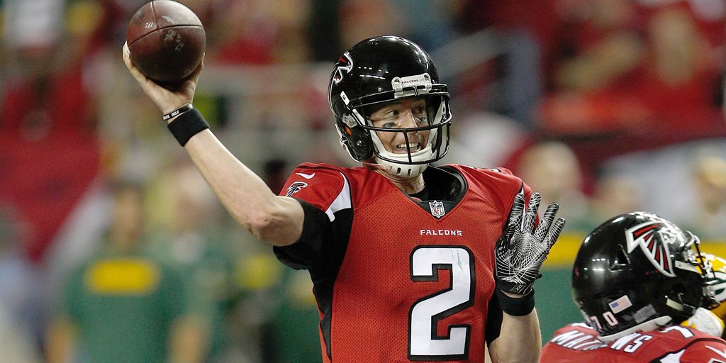 AroundTheNFL's tweet photo. Matt Ryan named AP NFL Offensive Player of the Year https://t.co/5yIWiX9DU3 https://t.co/dRn66PmvTz
