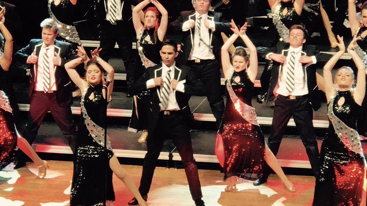 NNHS_ShowChoirs's tweet photo. Oh, here we go.
Feel it in our soul.
#ENTOURAGE2017
#DanvilleMidwestClassic https://t.co/VIQMjbx37D
