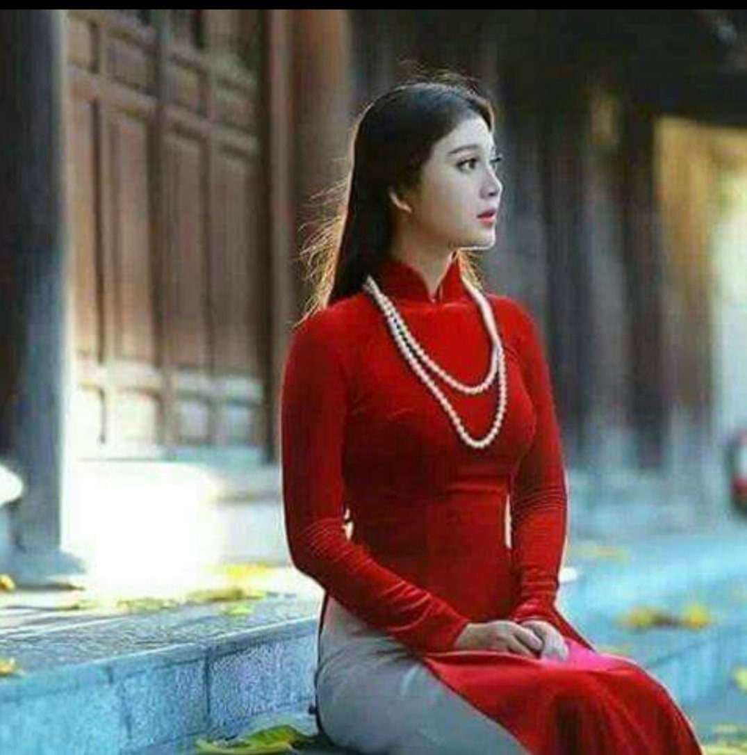 نعلَــمُ بِـأنَّ الكِتابـة ليسـت سَبيلاً لـ محو اوجاعنا و لـكنّ .. وَجَعٌ مَكتُوب خيرٌ مِن وَجَعٍ مَكبوت
↝✿: