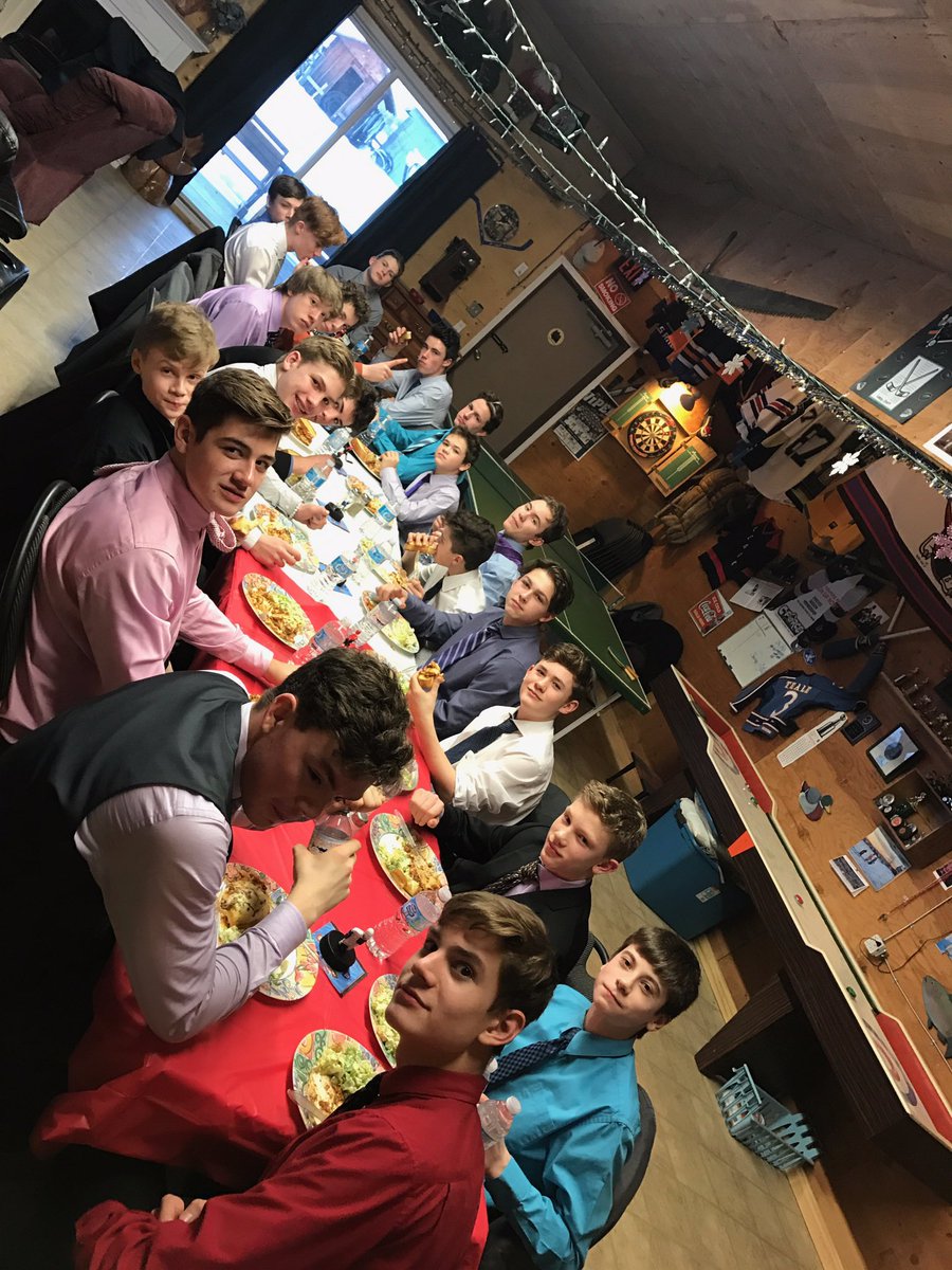 PoE_Bantam_Prep's tweet photo. After a win the boys headed over to the Teale House for some dinner! Thank you so much for your hospitality Teale Family! #uoeno #family https://t.co/SkVgabRZBz