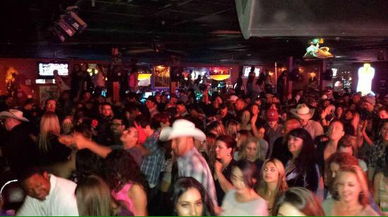 borodix's tweet photo. Rockin and a Rollin Saturday Night..

FREE ICE COLD LONGNECKS until 11

LADIES NO COVER before 9

$5 Whiskey, Vodka, Rum, Gin, and TEQUILA https://t.co/JGoz7jtsPd