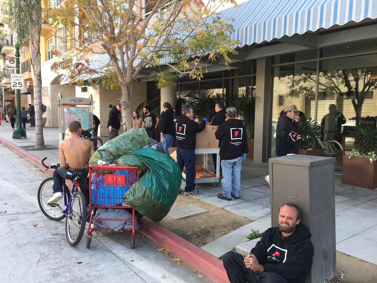 Elver43Galarga's tweet photo. I wonder if @AllianceLiving @BLittleItaly @BroadstoneBP @BroadstoneBay call this #TheBeautifullLife ???
#MakersQuarter
#SanDiego
#SILOsd https://t.co/ZiCy4fL6l1