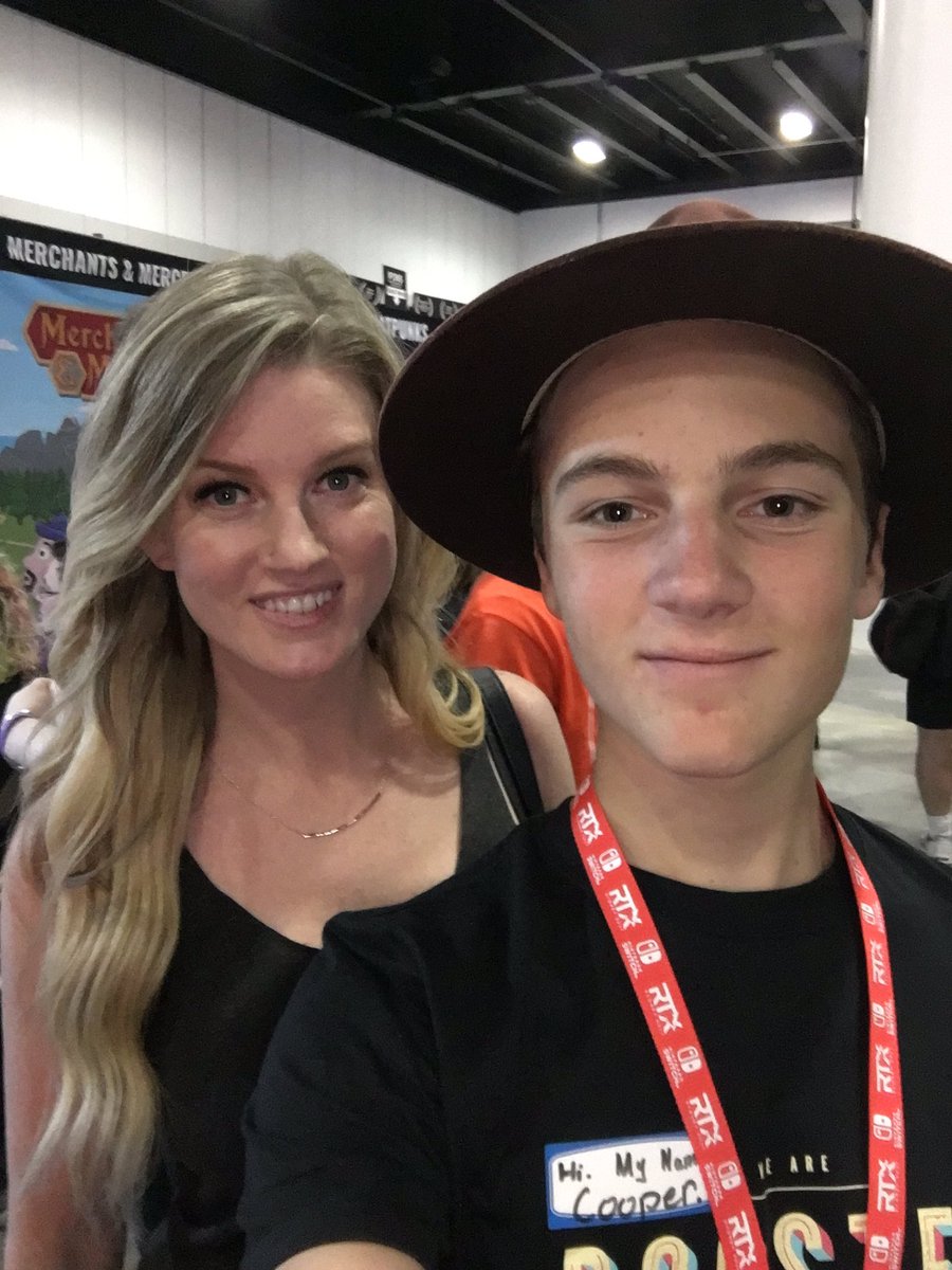 unfunnycooper's tweet photo. @AshleyJ TYSM ! https://t.co/yZX5g59zqd