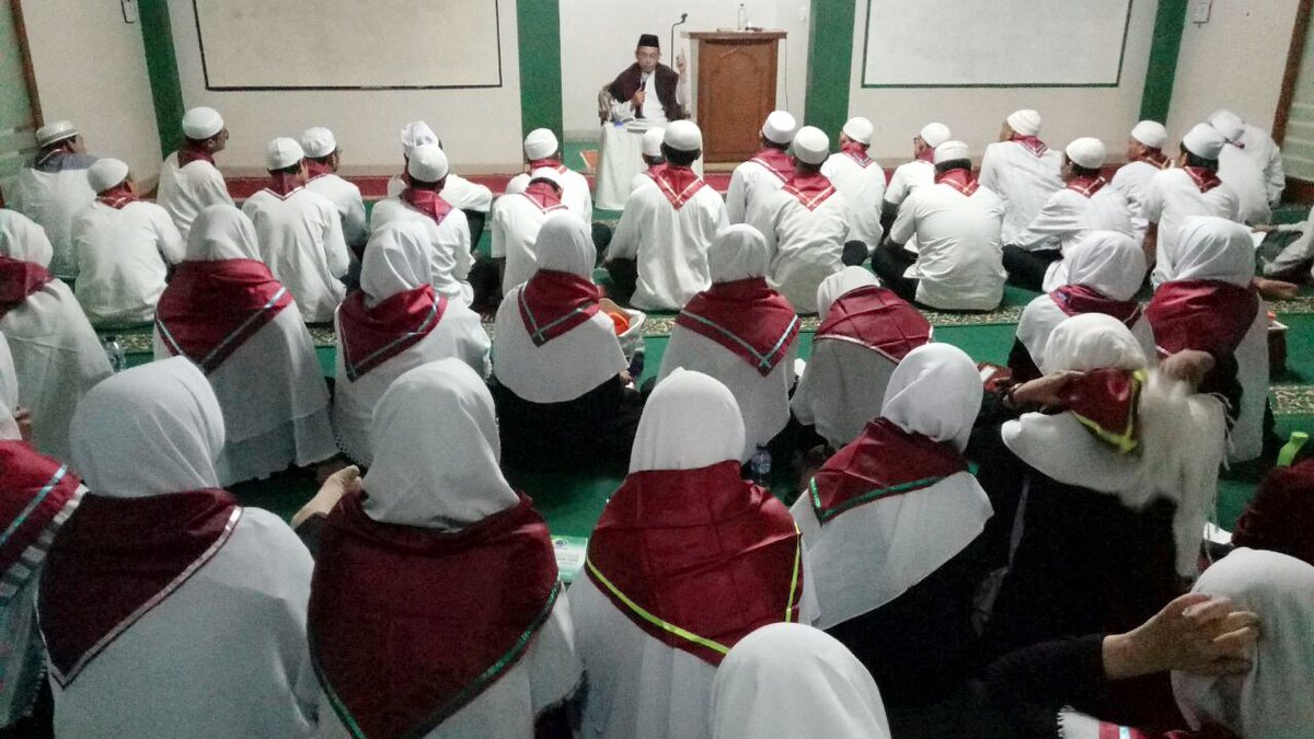 stf_dtjkt's tweet photo. Kajian Malam "Hari yang Berbalas" ust. Abdul Hakim ..
#stf16 https://t.co/oC8aYeMcIa