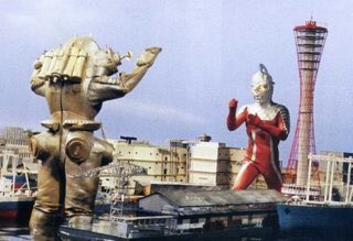 50年前に神戸港で撮影された ウルトラセブン でキングジョー沈没場所を特定し 観光に一役 等身大キングジョーが立つフラグ Togetter 50年前に神戸港で撮影された ウルトラセブン でキングジョー沈没場所を特定し 観光に一役 等身大キングジョーが立つフラグ Togetter