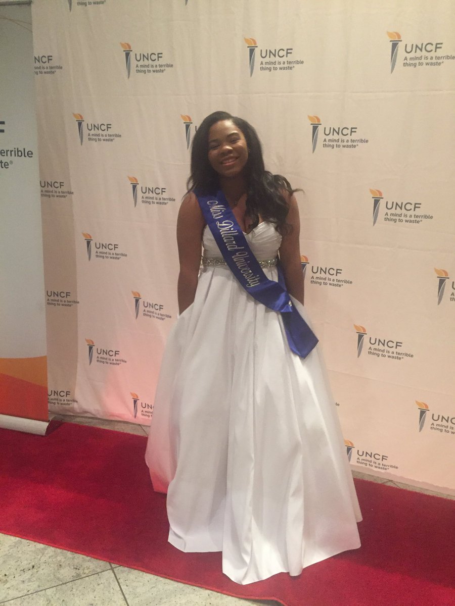 Jprincesst25's tweet photo. Just a few pics from tonight, for now, that I think describe this night & myself perfectly. π #MissUNCF #DillardU #FlawedButFabulous https://t.co/0hRkP27KqE