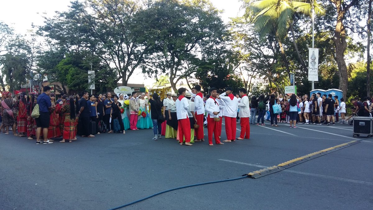 _sherants's tweet image. #Pasinaya2017