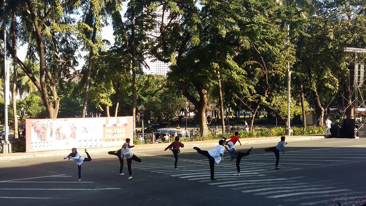 _sherants's tweet image. Opening #Pasinaya2017