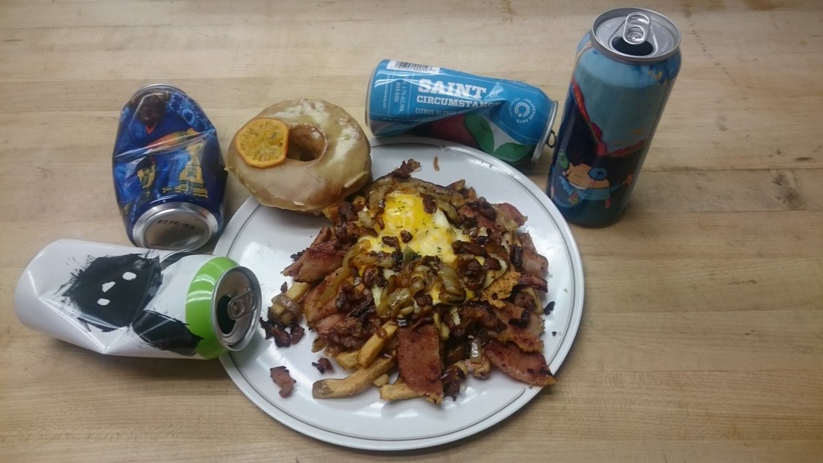 BigPappys's tweet photo. #morningafterthenightbefore #breakfastpoutineofchampions
#backbacon #sidebacon #maplebaconchunks #carmelizedonions #egg @YouGottaEatHere https://t.co/D7Kxmo3s55