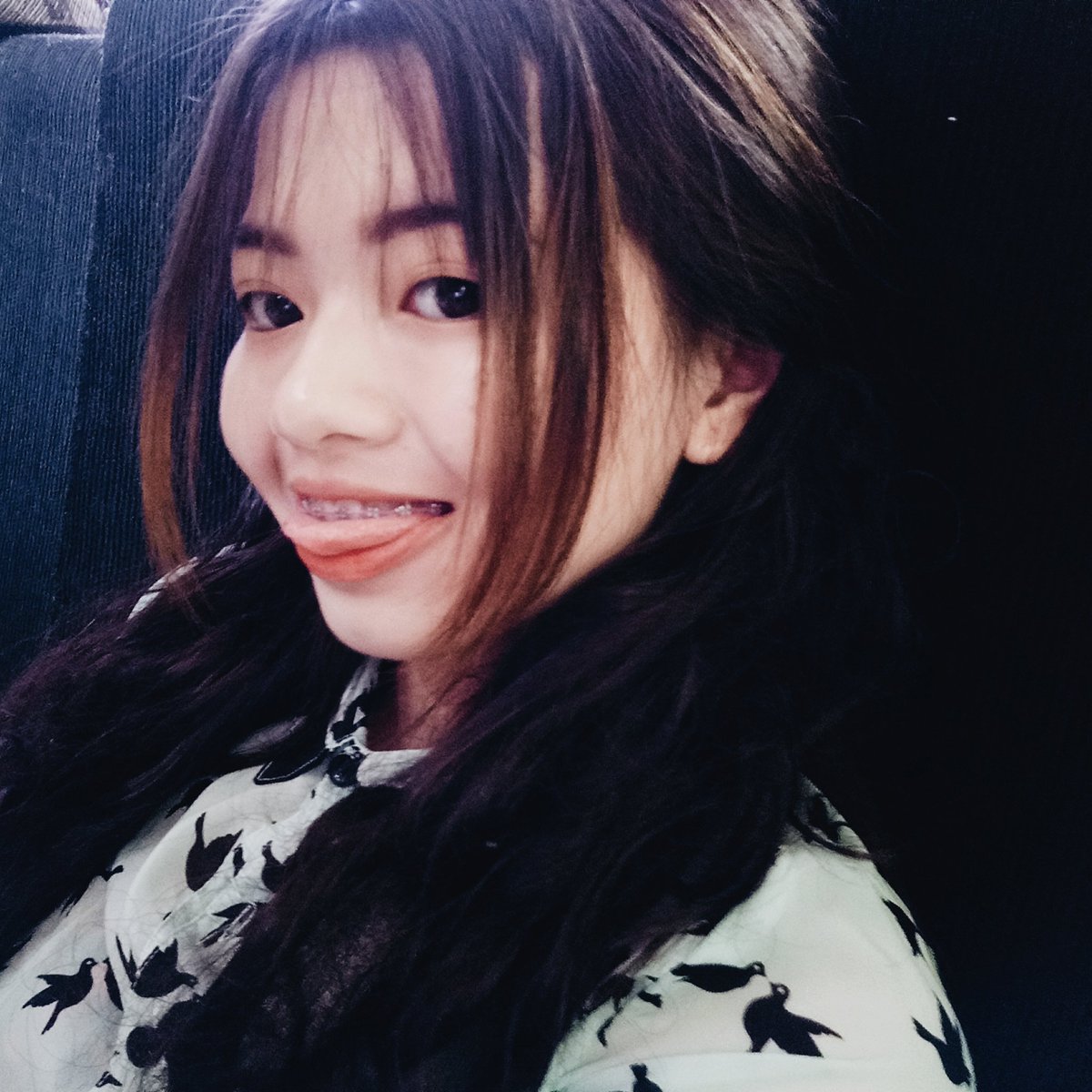 clementineurx's tweet photo. don't worry about me, worry about your eyebrows 💃 https://t.co/EDFI6K6zEm