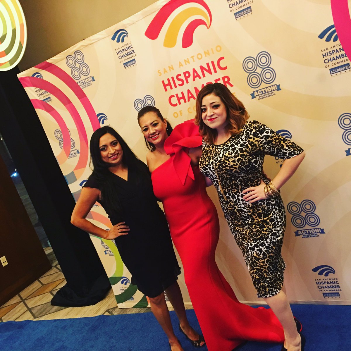 latinaceo's tweet photo. Latina Bloggers of San Antonio @puropinchesa @quemeanswhat @webheadtech #latinaswhokickass #latinastrong #sytle #womeninbiz #bloggingtech https://t.co/Vrjo4Wd9Y0