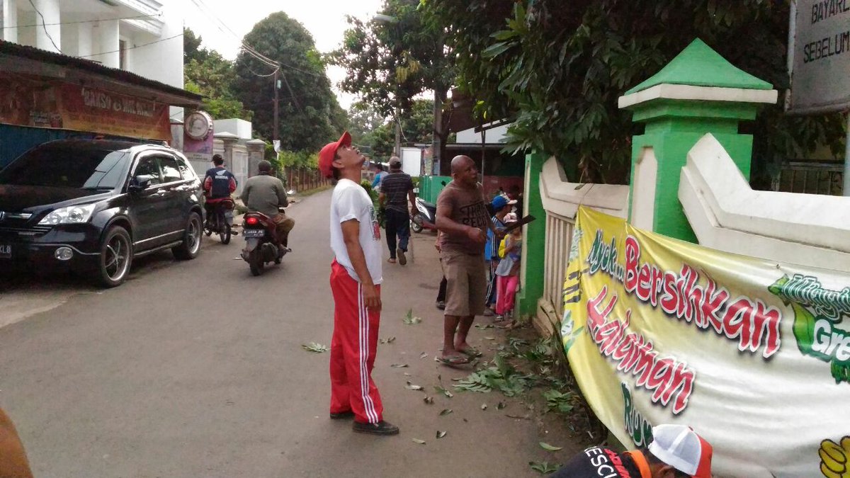 Kelurahan Jakamulya (@kel_jakamulya) on Twitter photo Kegiatan K3 lingkungan RT03,dan RT02 RW 002 <a href="/kel_jakamulya/">Kelurahan Jakamulya</a>. Ciptakan lingkungan BERSIH,karna BERSIH ITU SEDERHANA... Kegiatan K3 lingkungan RT03,dan RT02 RW 002 <a href="/kel_jakamulya/">Kelurahan Jakamulya</a>. Ciptakan lingkungan BERSIH,karna BERSIH ITU SEDERHANA...