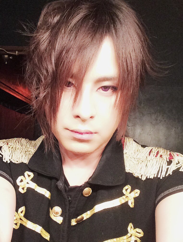 takakun_bk's tweet photo. 昨日はAsh Berryワンマンライブ
楽しかったぜい♪内容が色々と盛りだくさんでとっても素敵なLIVEになりました＼(^o^)／
そして動員達成してバンド継続おめでとうございます(´･Д･)」

ハッピーな一日でした♪ https://t.co/147HYMTjTK