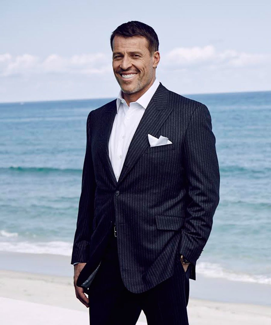 RiseAndGrind___'s tweet photo. Tony Robbins’ Shares His Tips for Achieving Financial Security - DuJour https://t.co/5BruKzz30E https://t.co/y1vEn51Xp1
