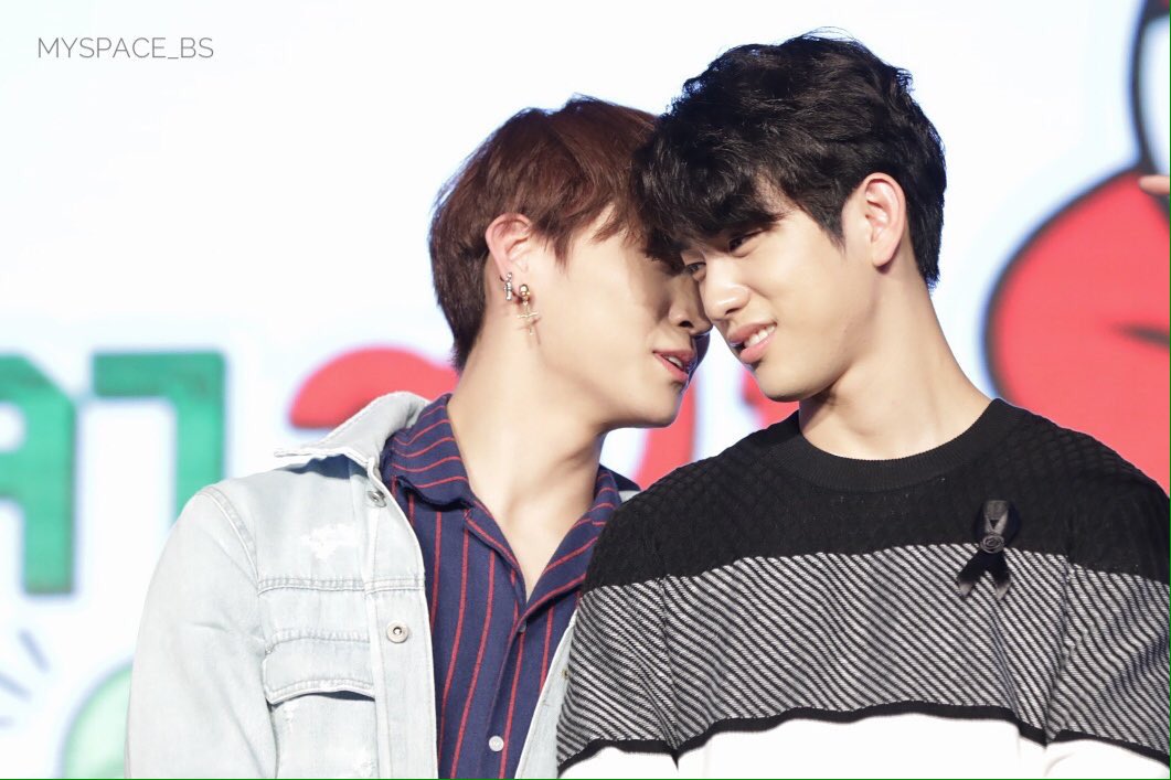 isyou_JY's tweet photo. อากาเซ่เป็นด้อมที่บันเทิงงงง>\\\<☺️☺️☺️ #เถ้าเเก่น้อย #JackJae #BNyoung #MarkBam #❤️ https://t.co/xKhHrLbunp