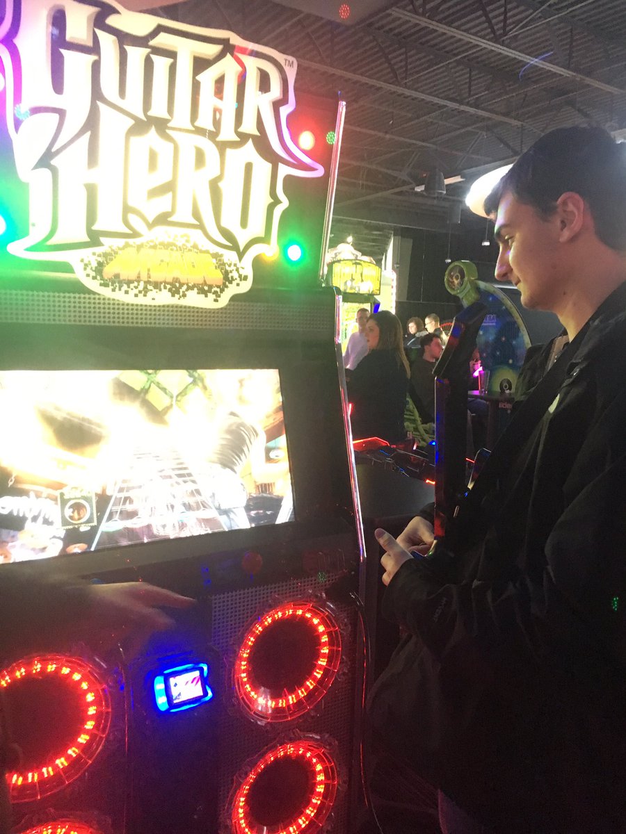 Michigan_DECA's tweet photo. U of M DECA winning big at @DaveandBusters #MICollegeDECA #umichdeca https://t.co/RhHO4JJU4L