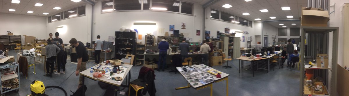 L'activité du fablab à 4h30 ... Nice !!! <a href="/makers_original/">MOC</a> <a href="/CentraleMars/">Centrale Marseille</a> #weMOC