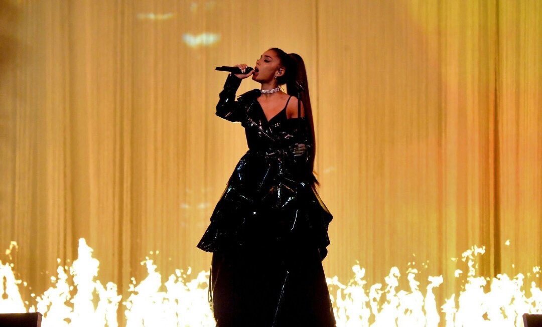DW_Tour_NL's tweet photo. Ariana stond vannacht in de @MGMGrand in Las Vegas! #DangerousWomanTourLasVegas https://t.co/VPBtA4jA3Y
