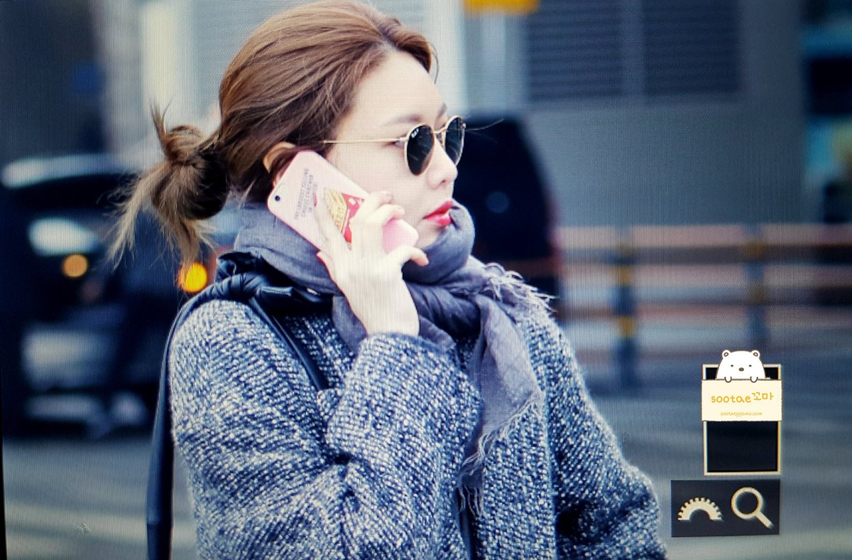 [PIC][05-02-2017]SooYoung trở về Hàn Quốc vào chiều nay C343B6tVYAAqaNL