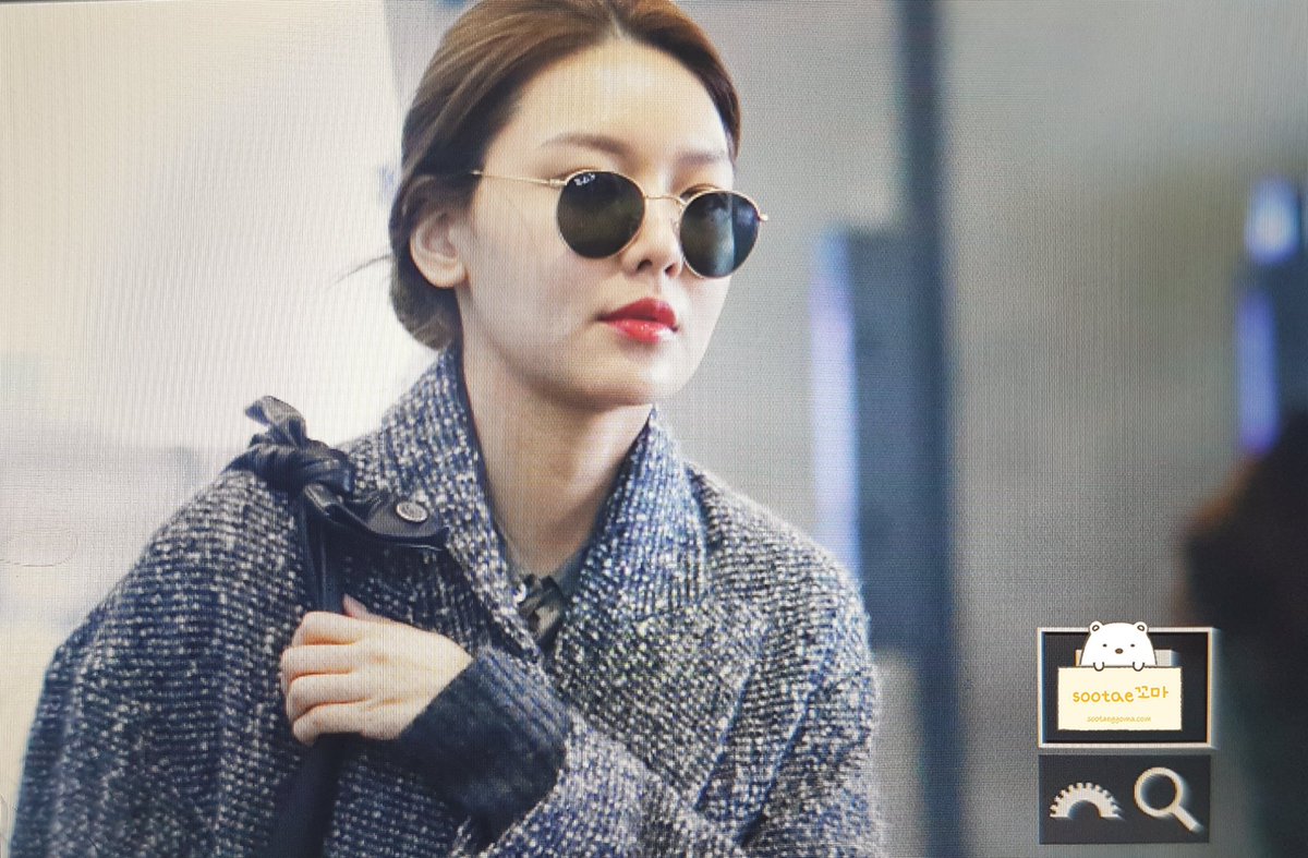 [PIC][05-02-2017]SooYoung trở về Hàn Quốc vào chiều nay C343DYvUoAAj4Fm