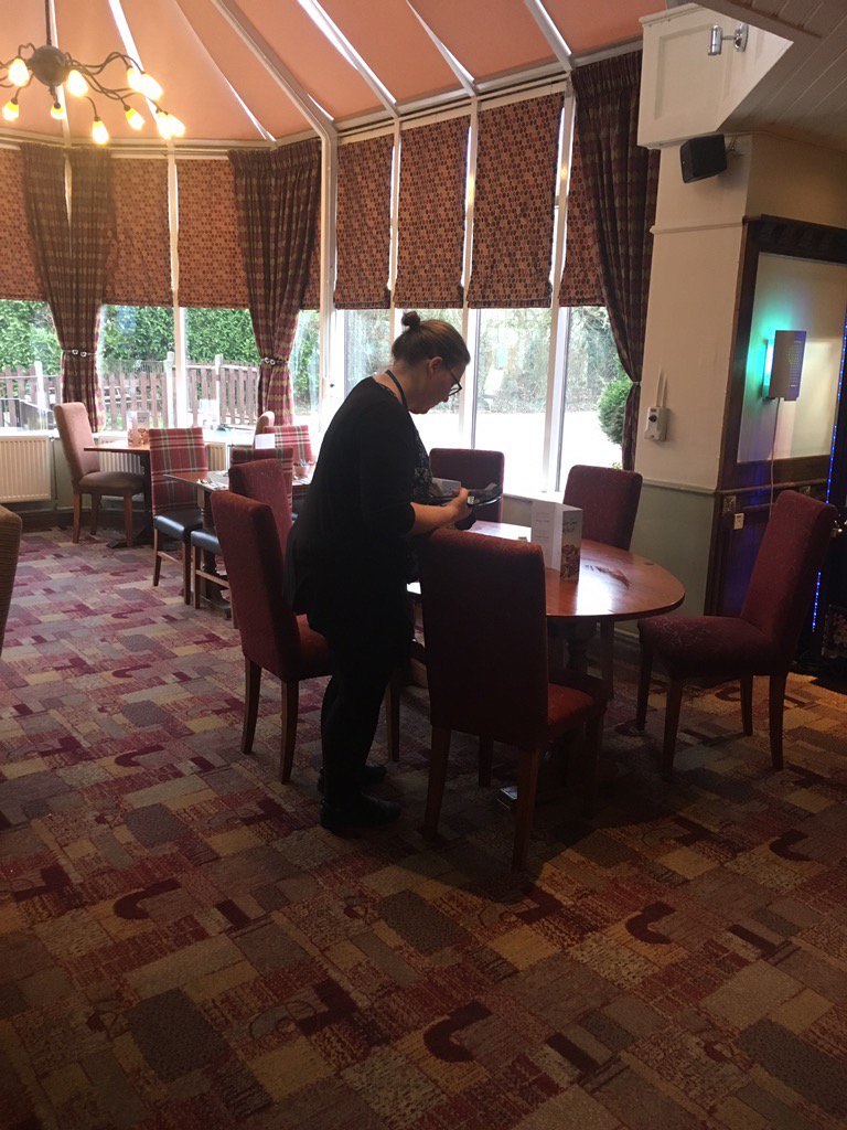 Alison actually working on the floor!!!!!!! 😱😱😱 <a href="/SparrowBFayre/">Sparrow BrewersFayre</a> <a href="/WhitbreadGrigg/">Mark Grigg Whitbread</a>