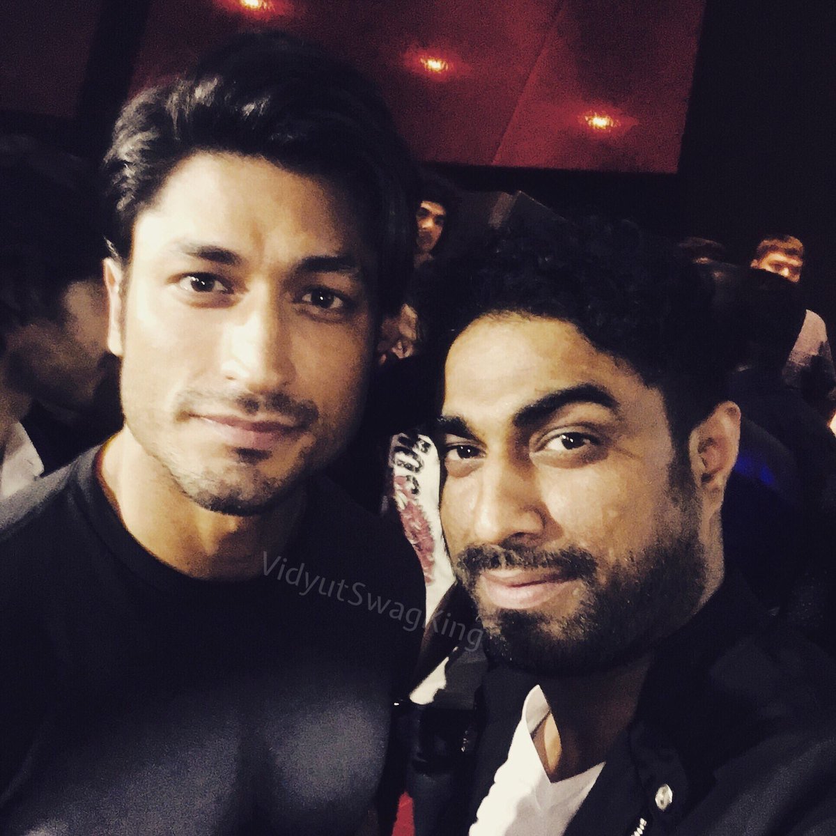 vidyutswagking's tweet photo. Throwback-Just loved your hairstyle @VidyutJammwal sirAt the #Commando2Trailer launch
#VidyutSwagKing #vidyutjammwal #adahsharma #Commando2 https://t.co/0ZvrsvauHB