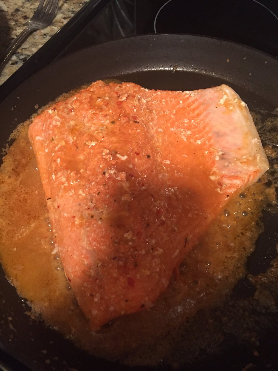 coffeegirlpti's tweet image. Salmon fish with stir fried vegetables 
#CookingDinner