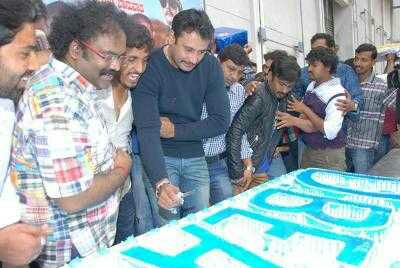 DBossFansGubbi's tweet photo. #ದರ್ಶನೋತ್ಸವ ಕ್ಕೆ ಕೇವಲ ೧೧ ದಿನಗಳು ಬಾಕಿ.
11Days To Go For #FANS_DAY
#BOSS_BIRTHDAY @dasadarshan @vijayaananth2 @dinakar219 @Dcompany171 @Kkbdfa https://t.co/xHEEY1j9U0