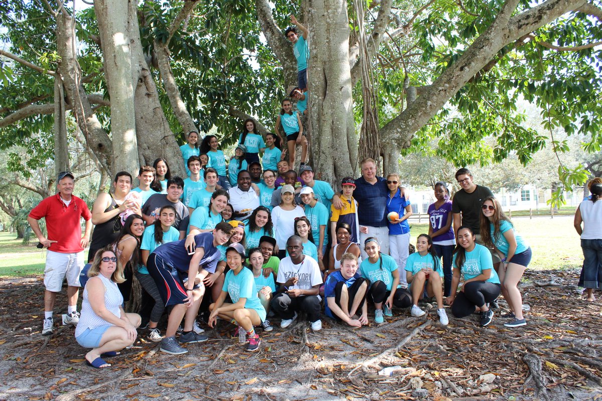 gayplatformboot's tweet photo. A lovely picnic with some lovely people~Coral Reef Best Buddies Family Picnic https://t.co/Y1P3idQMMn