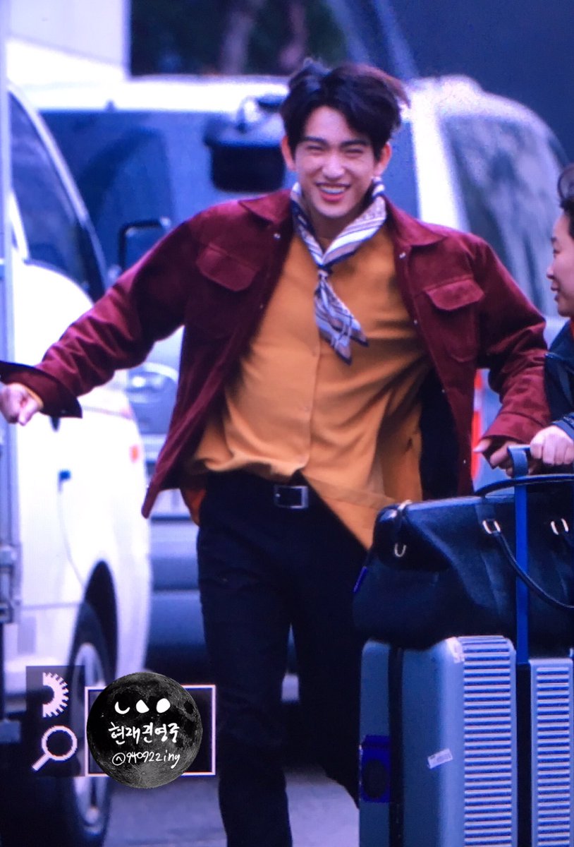 940922ing's tweet photo. PREVIEW / 170205 인기가요퇴근
팬미팅 갈생각에 신난 진영이💕
 #GOT7 #갓세븐 #Jinyoung #진영 @jrjyp https://t.co/FCr5FLK8Rt
