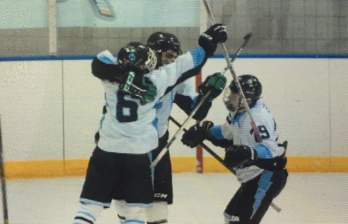 MattTunseth's tweet photo. Chugiak wins back-to-back CIC hockey titles with 4-1 win over Eagle River. https://t.co/veoFRMcvjh