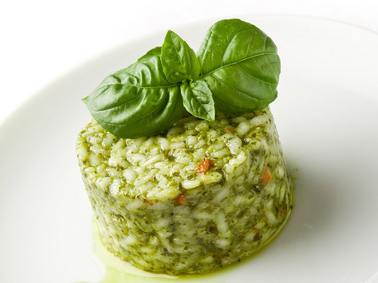 ChefClubin's tweet photo. The Indomitable Benefits Of Pesto Sauce https://t.co/2zrr3wae0A #pesto #Cooking #Sauce #Food #Garlic #chef #foodlove https://t.co/PxwXwmfpDX