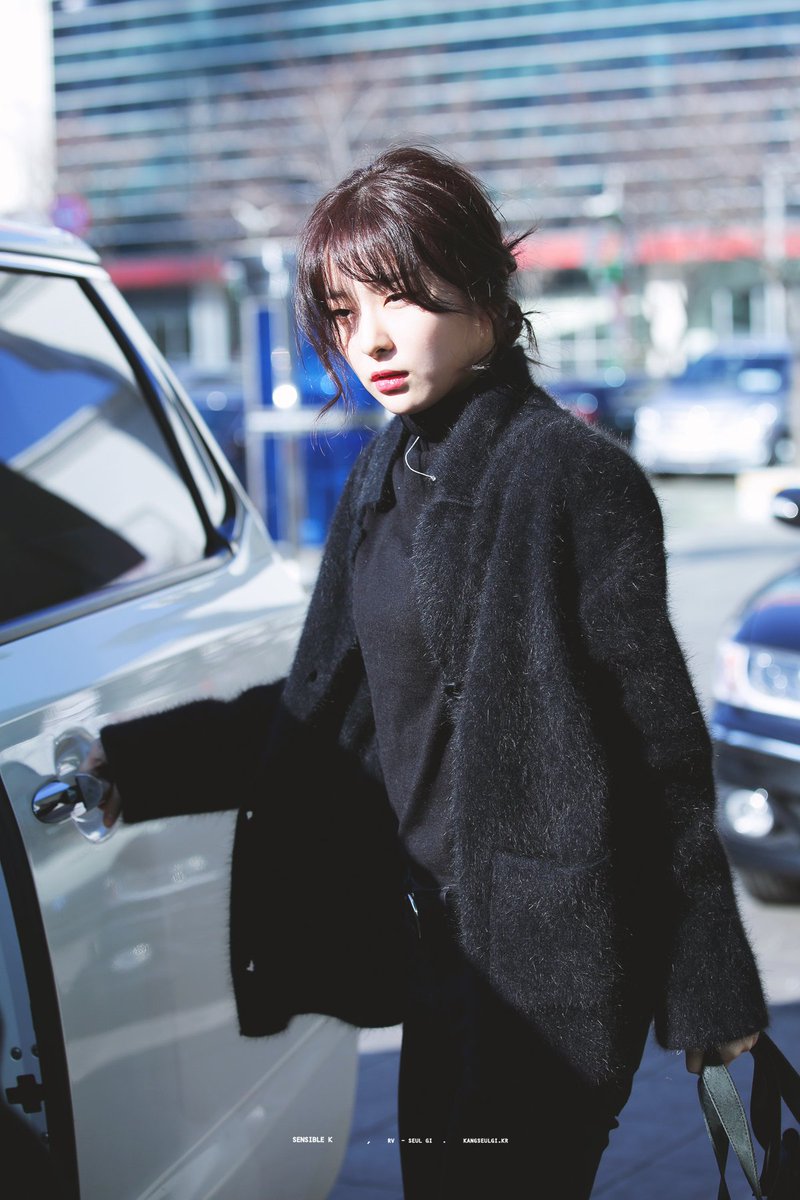 Seulgi_Support's tweet photo. [HQ] 170202 #레드벨벳 #SEULGI #슬기 🐻 To/From Cultwo Show (©Sensible K)
https://t.co/689EJNjnAy
https://t.co/kdM8eVKMmE
https://t.co/ZcAhAQ1h0E https://t.co/9OaHT6f5kr