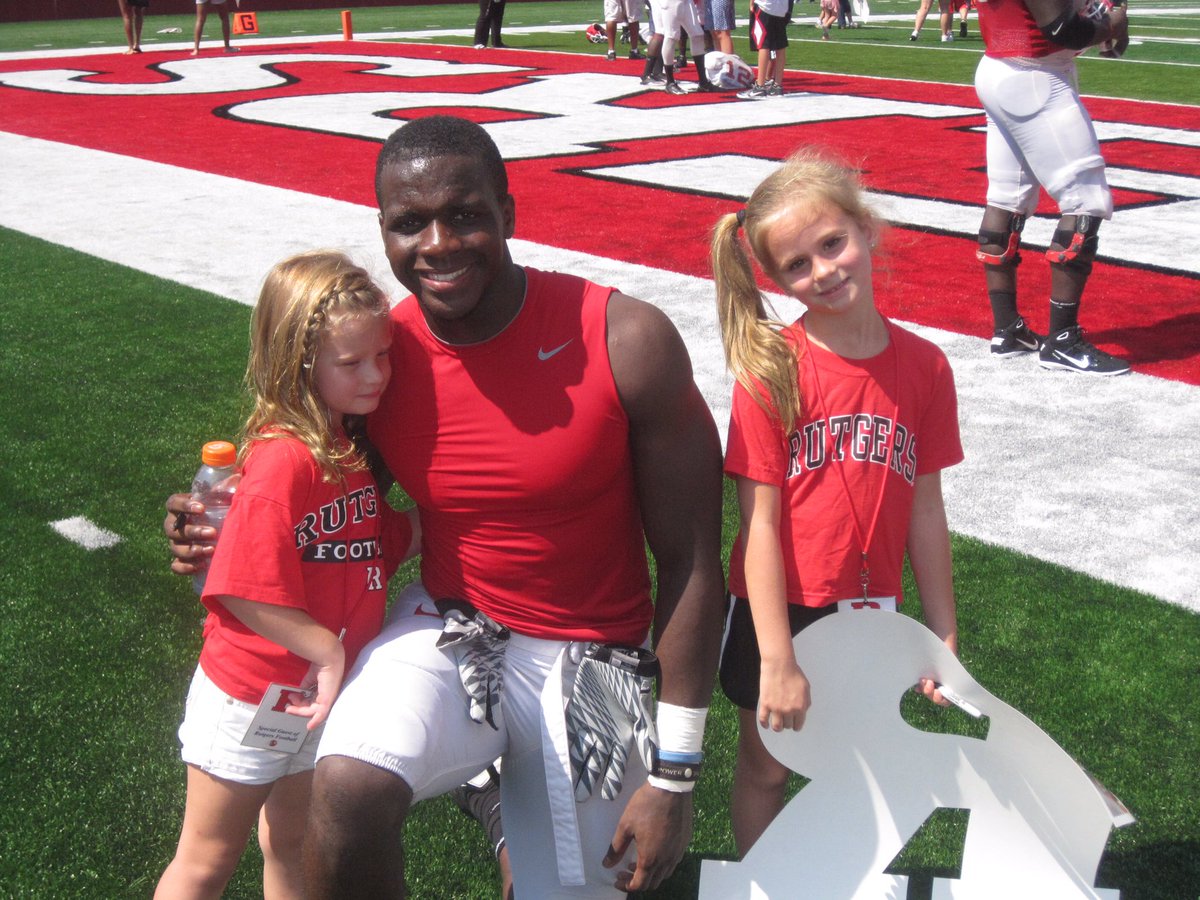 ChrisSocD13's tweet photo. Good luck in the Super Bowl! To one of our all time favorite RU players @Mo_12_Sanu https://t.co/OHHS1okYbw