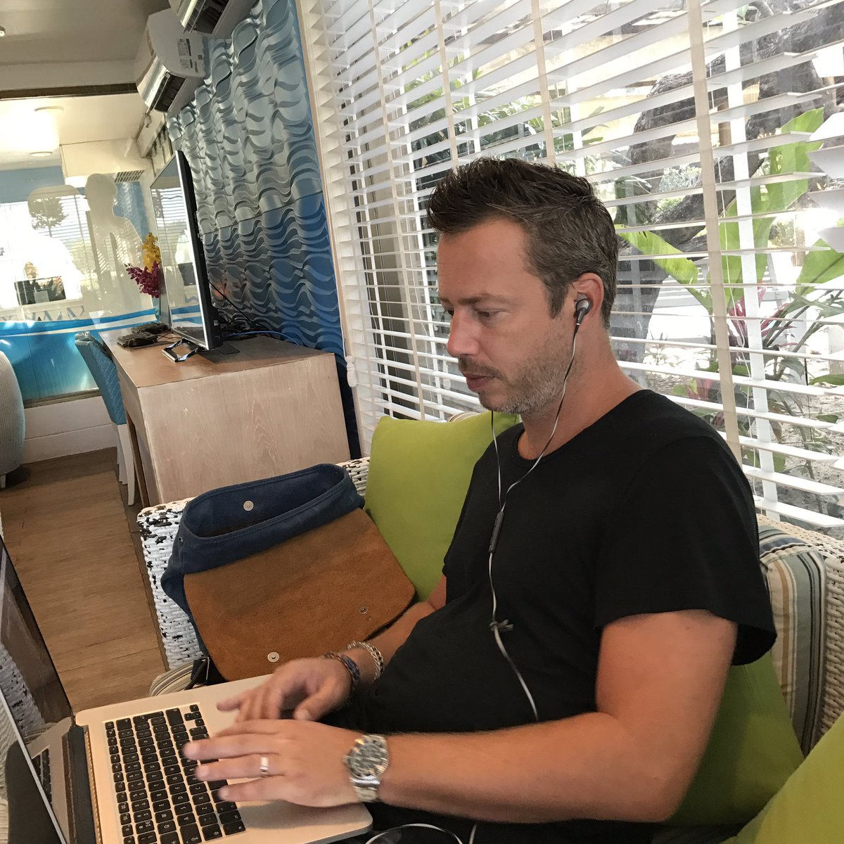 SandervanDoorn's tweet photo. Last few moments of my holiday before ending it with a bang at Mystic Valley Festival in Khoa Yai, Thailand. https://t.co/sVd3a0CgfM