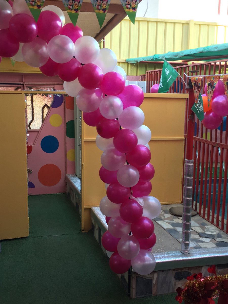 AldorahSchool's tweet photo. يوم الاحد ١٤٣٨/٥/٨ استقبال الاطفال اول يوم من الفصل الدراسي الثاني واستقبلت كل معلمه طفلها بحبه وموده ووجه بشوش #روضة_الدرة #رياض_الاطفال https://t.co/quTPlNIF9K