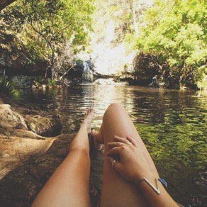 FindMeWithYou's tweet image. Can we spend an afternoon here? 🌴💦