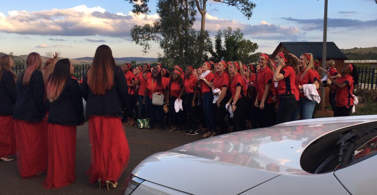 Slurpies, You made your HC proud tonight! Jasmyn Handeklap to our beautiful External @CarliHeystek❤🐘 #JasterLove #1nsinc2017 #JasterPride