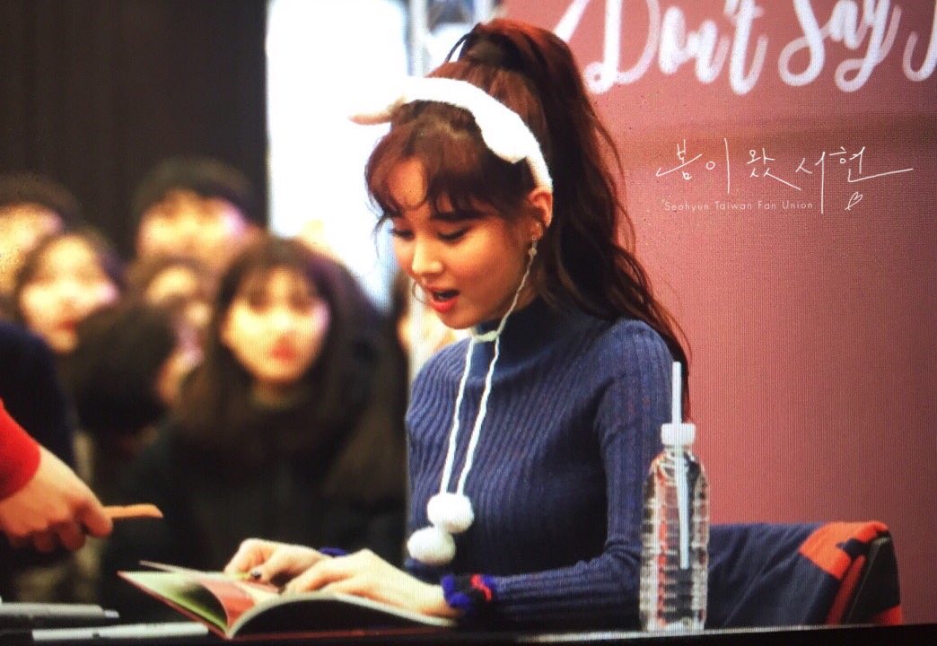 [PIC][05-02-2017]SeoHyun tham dự buổi Fansign cuối cùng cho "Don't Say No" vào tối nay C34_8seUkAA6rIn