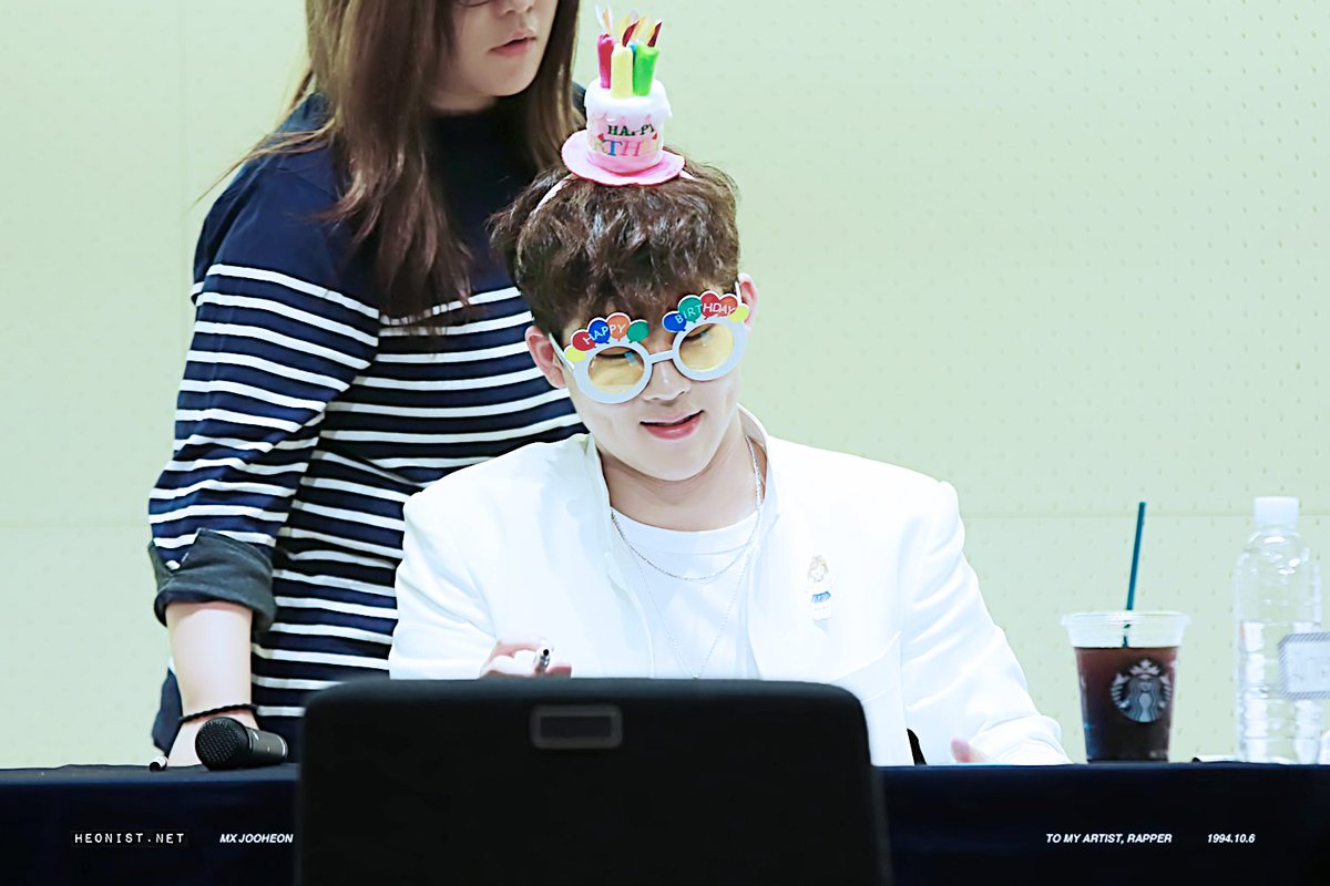 heonistnet's tweet photo. 161007 종로팬싸 #주헌 #몬스타엑스 @OfficialMonstaX https://t.co/1QuOQHPROn