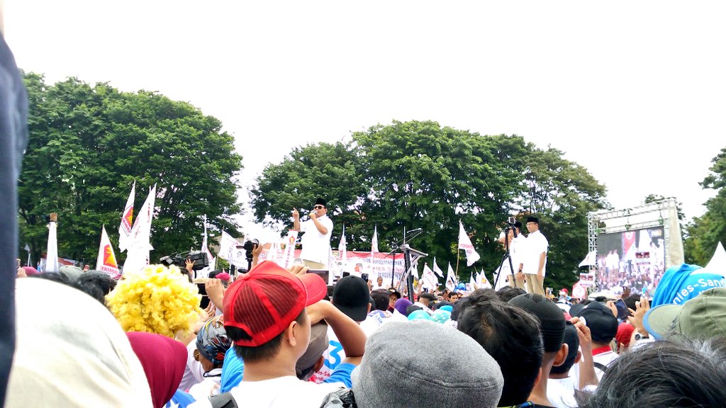 PKSKlender's tweet photo. Di kampanye Akbar Lapangan Banteng, @prabowo  : Saya memahami kedatangan Bapak2 &amp; Ibu2 ke sini.. Ingin Gubernur yg baru #CoblosPecinyaNomor3 https://t.co/X24a1zRbfm