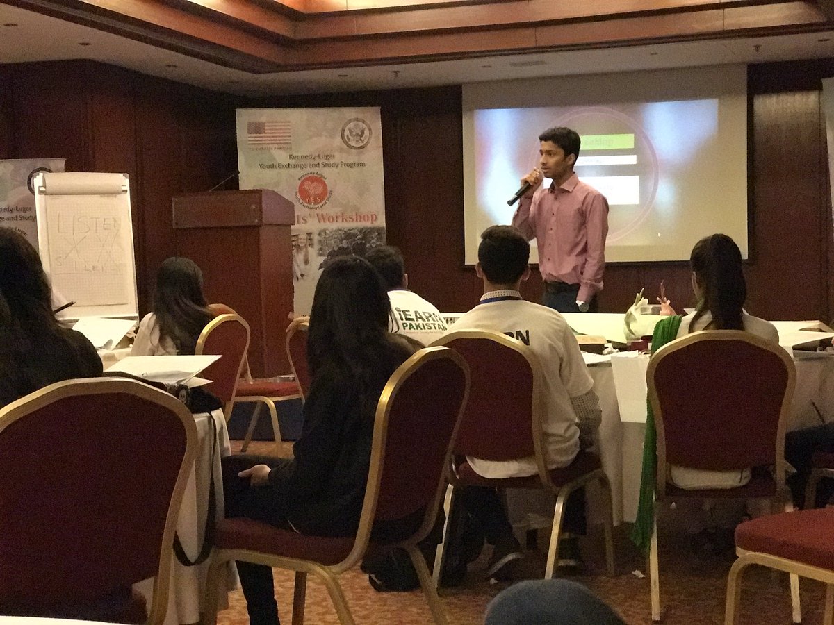 iEARNPAK's tweet photo. Importance of speaking and communicating #YESPDO17 #languageenhancement workshop @usconsulatekhi @ECAatState @yesprogramnews #YES https://t.co/8wqfZPTB0W