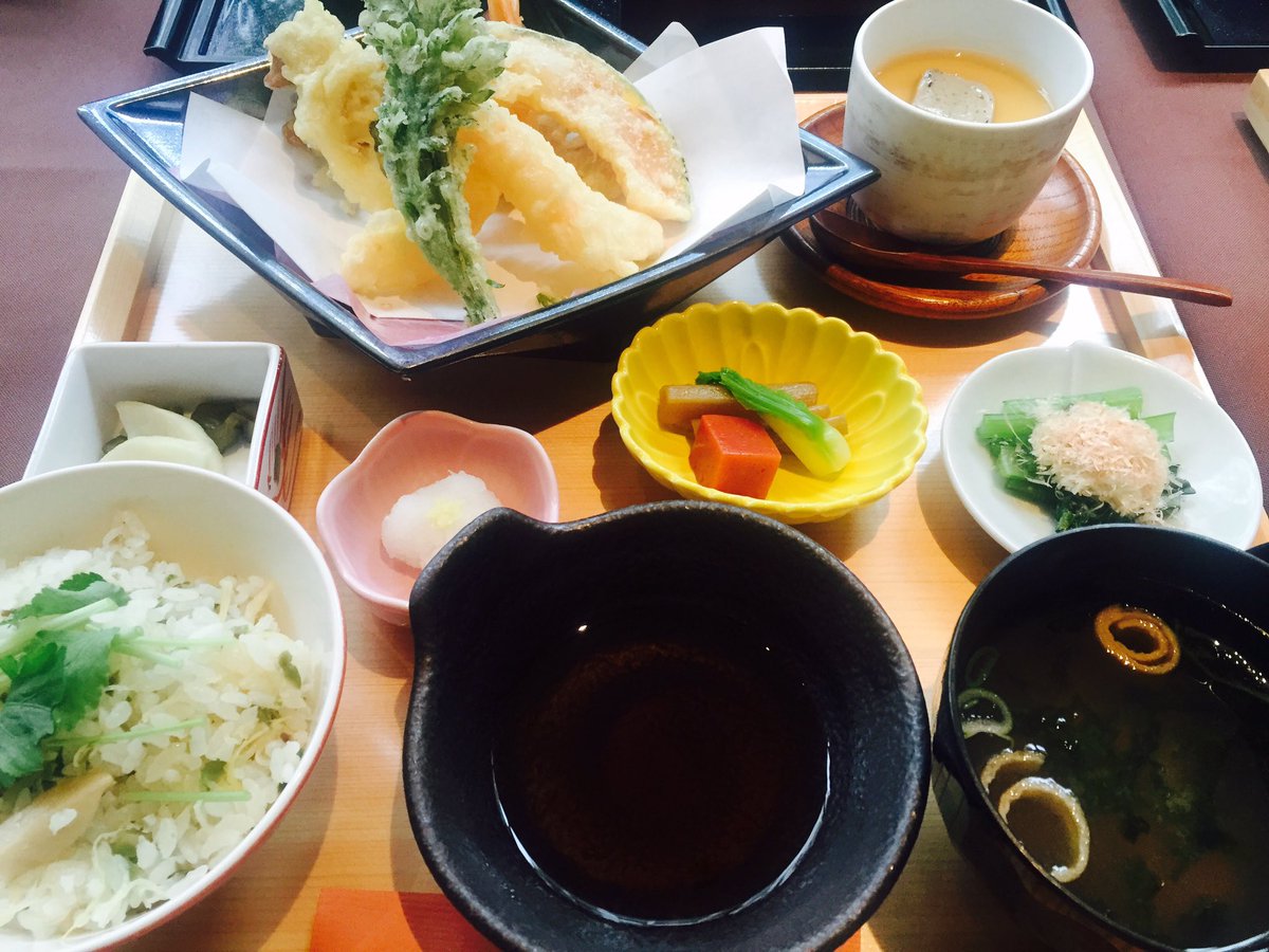 小尾渚沙 おび なぎさ 高校時代の友達と久々にランチしました 昔のプリクラを見て 若ーい とはしゃいだり 最近疲れがとれにくくなった と深刻な悩みを言い合ったり 笑 気付けば3時間半も経っていてびっくり O 女子会 休日 ランチ