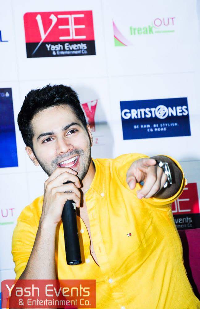 FitbitUKStore's tweet photo. So adorable Varun is *_* ❤ https://t.co/1xwFaPplKZ
