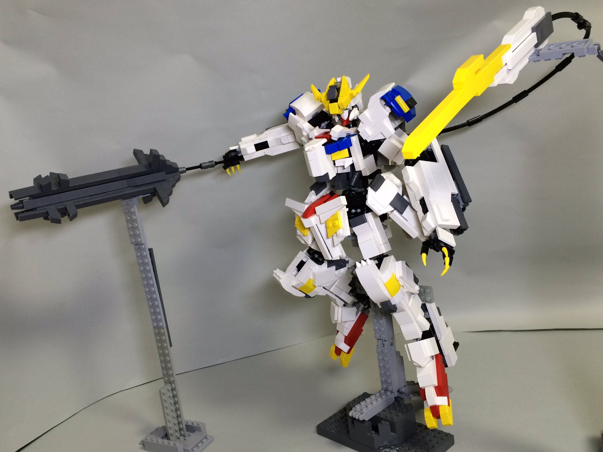 七日坊主 レゴブロックで 機動戦士ガンダム鉄血のオルフェンズより主人公 三日月 オーガスの搭乗機 ガンダム バルバトスルプスレクス を作りました Lego ガンダム レゴロボ G Tekketsu Gundam レゴ T Co Oisichfewk Twitter